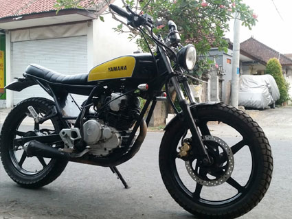Rent motorbike Bali. Honda tiger 200cc on getbike.io info