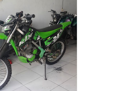Rent motorbike Bali. Kawasaki 150cc on getbike.io info